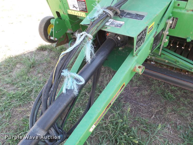 image for item DA4634 2007 John Deere 568 Mega Wide Plus round baler