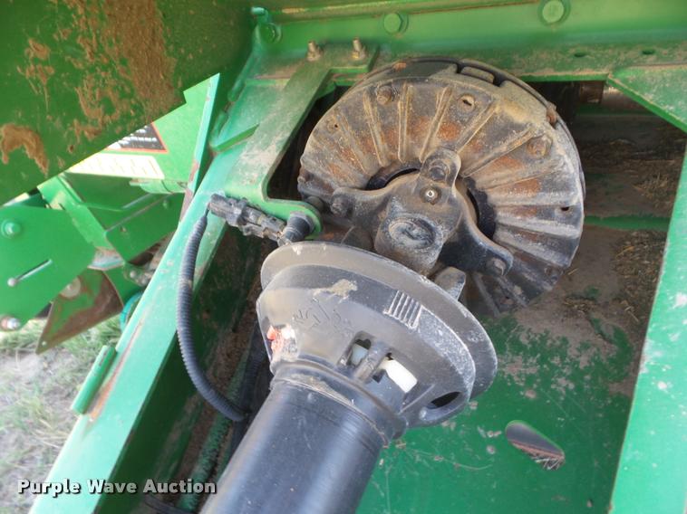 image for item DA4634 2007 John Deere 568 Mega Wide Plus round baler