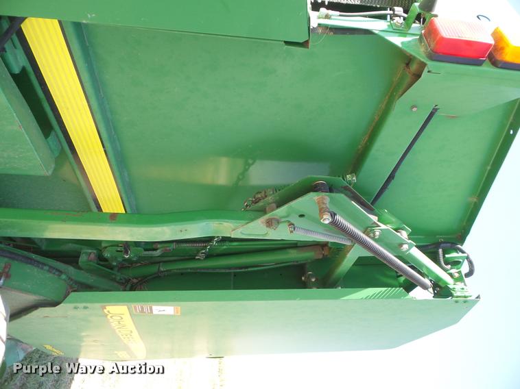 image for item DA4634 2007 John Deere 568 Mega Wide Plus round baler
