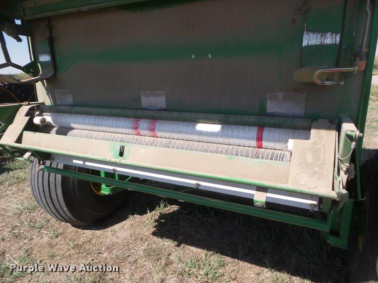 image for item DA4634 2007 John Deere 568 Mega Wide Plus round baler