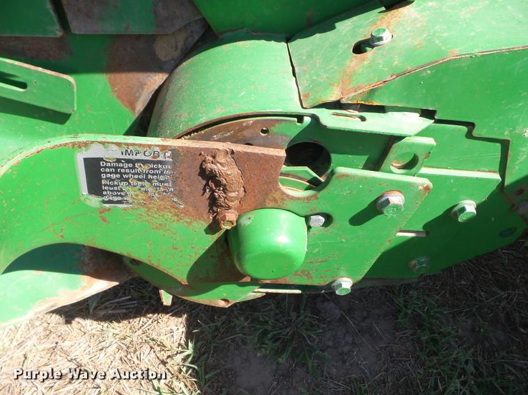 image for item DA4634 2007 John Deere 568 Mega Wide Plus round baler