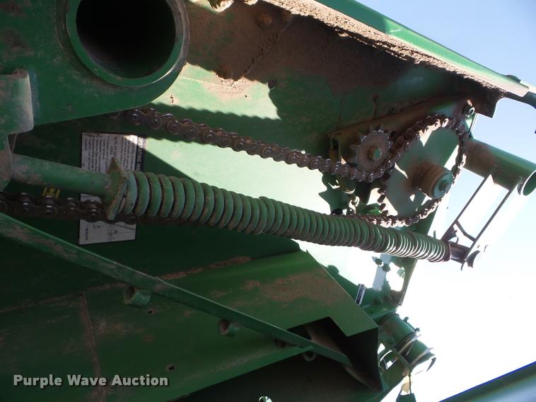 image for item DA4634 2007 John Deere 568 Mega Wide Plus round baler