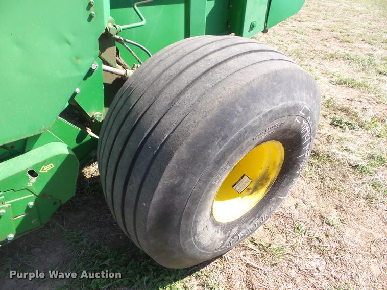 image for item DA4634 2007 John Deere 568 Mega Wide Plus round baler