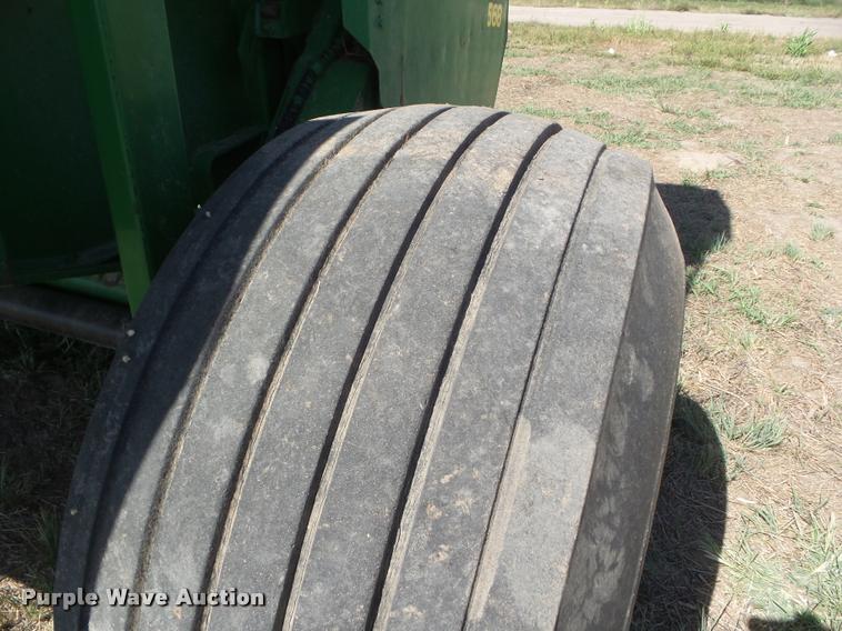image for item DA4634 2007 John Deere 568 Mega Wide Plus round baler