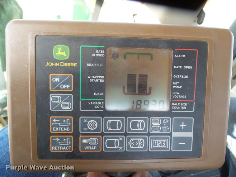 image for item DA4634 2007 John Deere 568 Mega Wide Plus round baler