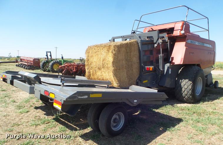 image for item DA4636 2007 Massey-Ferguson 2190 large square baler