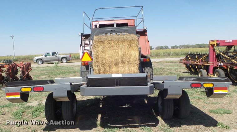 image for item DA4636 2007 Massey-Ferguson 2190 large square baler
