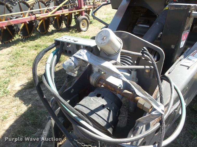 image for item DA4636 2007 Massey-Ferguson 2190 large square baler