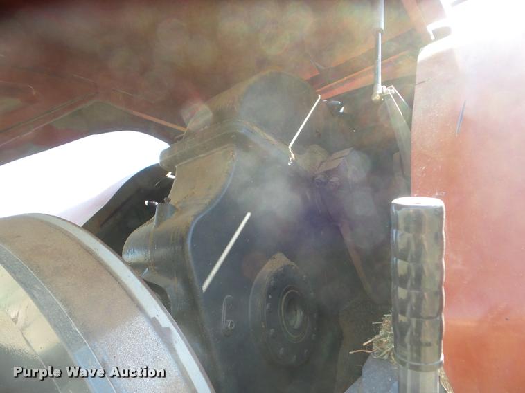 image for item DA4636 2007 Massey-Ferguson 2190 large square baler