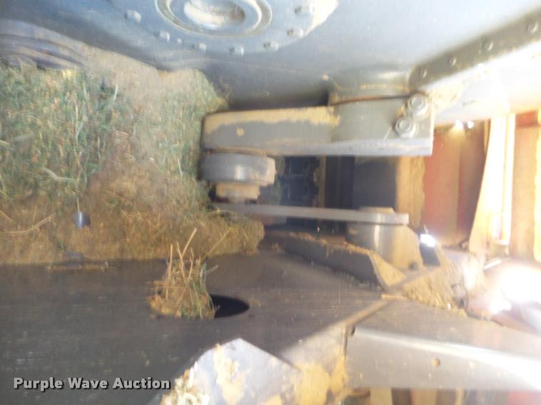 image for item DA4636 2007 Massey-Ferguson 2190 large square baler