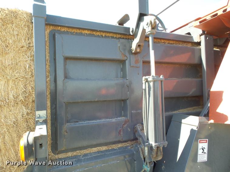 image for item DA4636 2007 Massey-Ferguson 2190 large square baler
