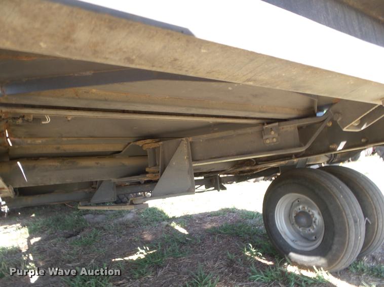 image for item DA4636 2007 Massey-Ferguson 2190 large square baler