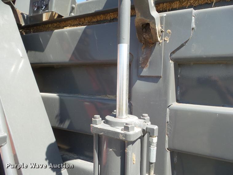 image for item DA4636 2007 Massey-Ferguson 2190 large square baler