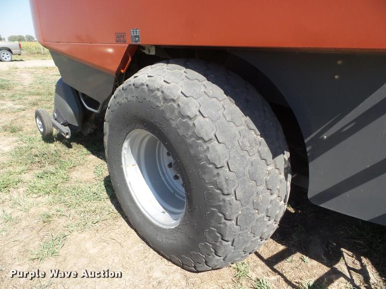 image for item DA4636 2007 Massey-Ferguson 2190 large square baler