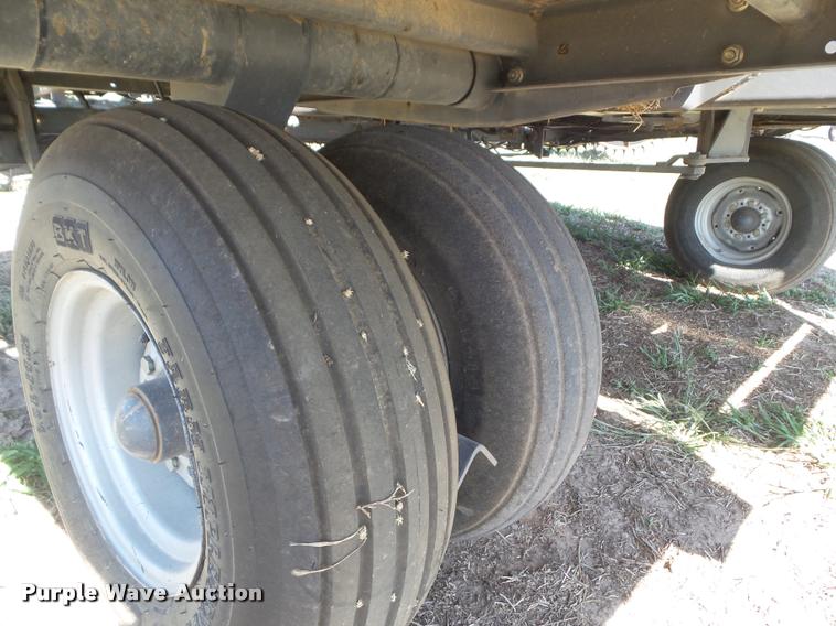 image for item DA4636 2007 Massey-Ferguson 2190 large square baler