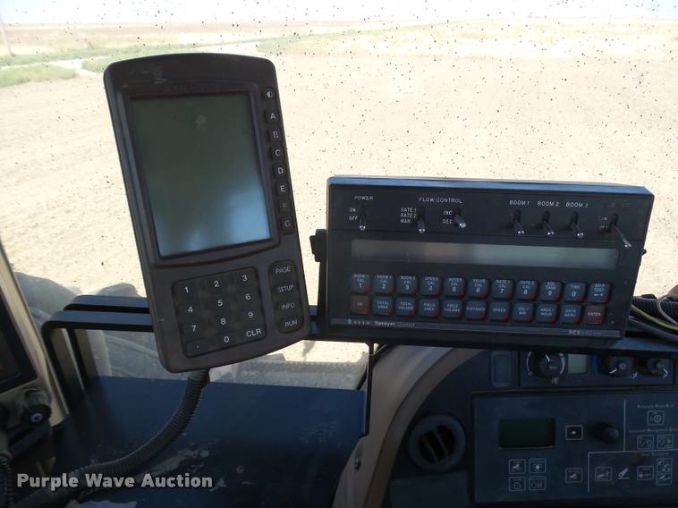 image for item DA4640 2006 John Deere 1895 42' air seeder with John Deere 1910 air commodity cart