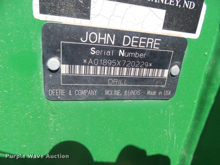 image for item DA4640 2006 John Deere 1895 42' air seeder with John Deere 1910 air commodity cart