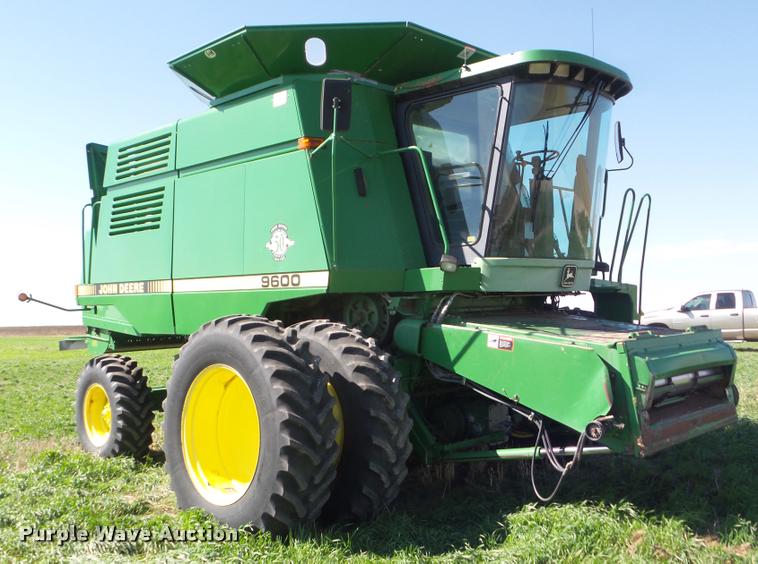 image for item DA4642 1997 John Deere 9600 combine