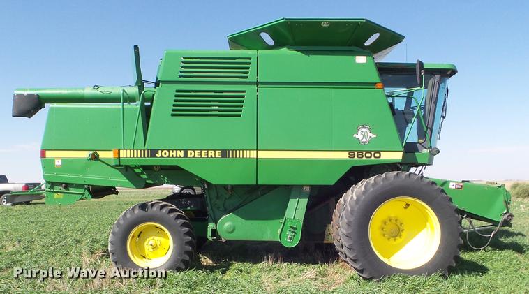 image for item DA4642 1997 John Deere 9600 combine