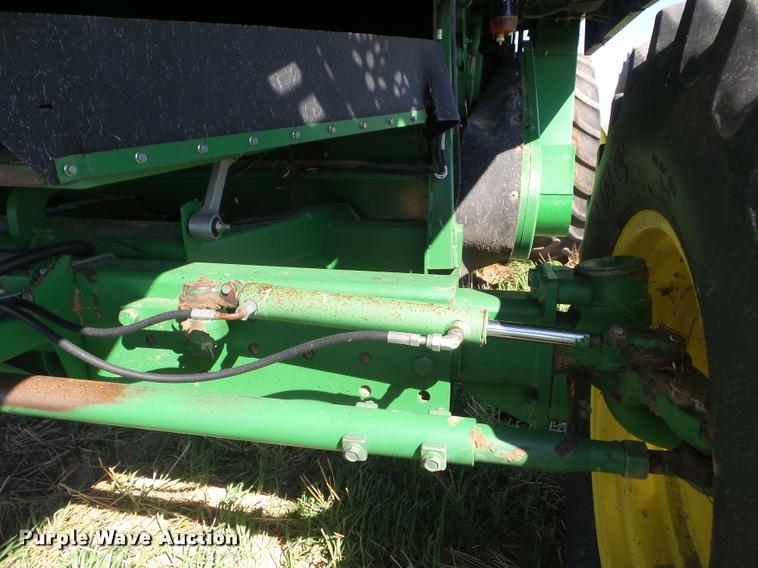 image for item DA4642 1997 John Deere 9600 combine