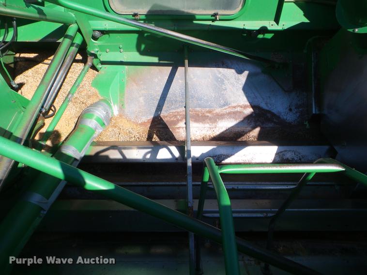image for item DA4642 1997 John Deere 9600 combine