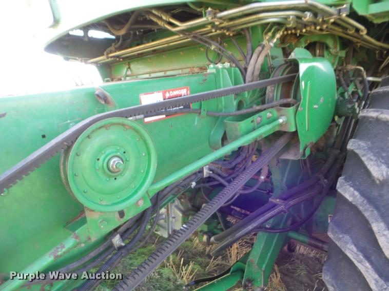 image for item DA4642 1997 John Deere 9600 combine