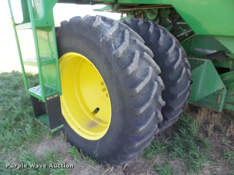image for item DA4642 1997 John Deere 9600 combine
