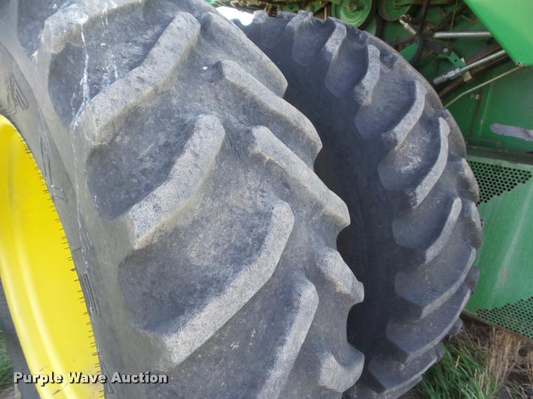 image for item DA4642 1997 John Deere 9600 combine