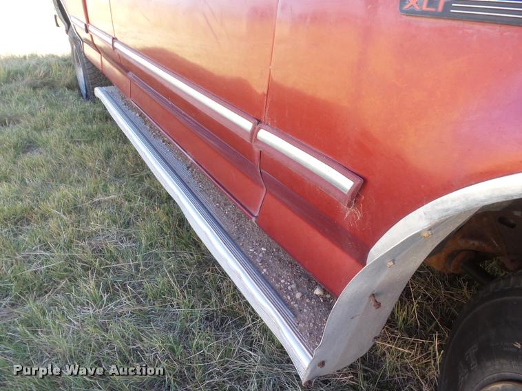 image for item DA4643 1992 Ford F150 XLT SuperCab pickup truck