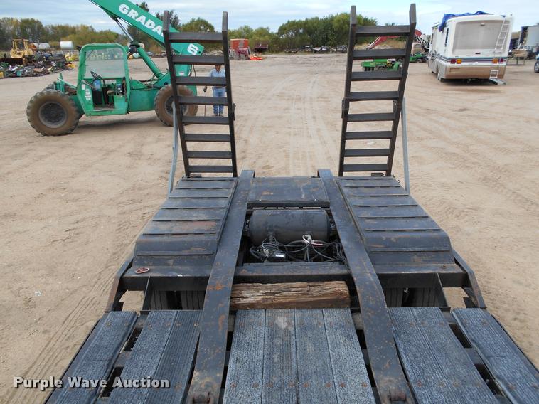 image for item AS9558 2000 Trailtech combine trailer