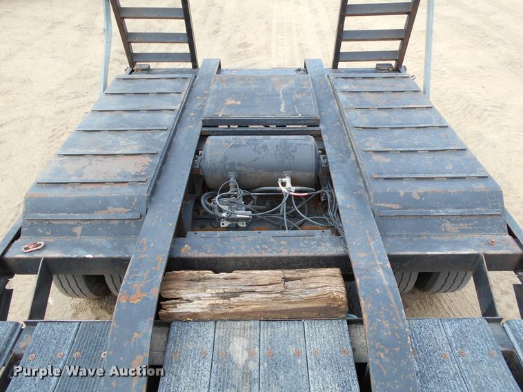 image for item AS9558 2000 Trailtech combine trailer