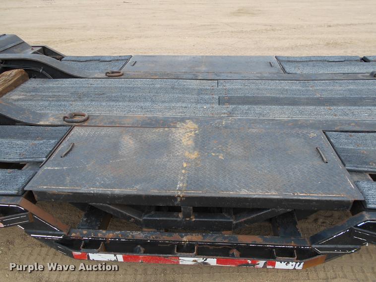 image for item AS9558 2000 Trailtech combine trailer