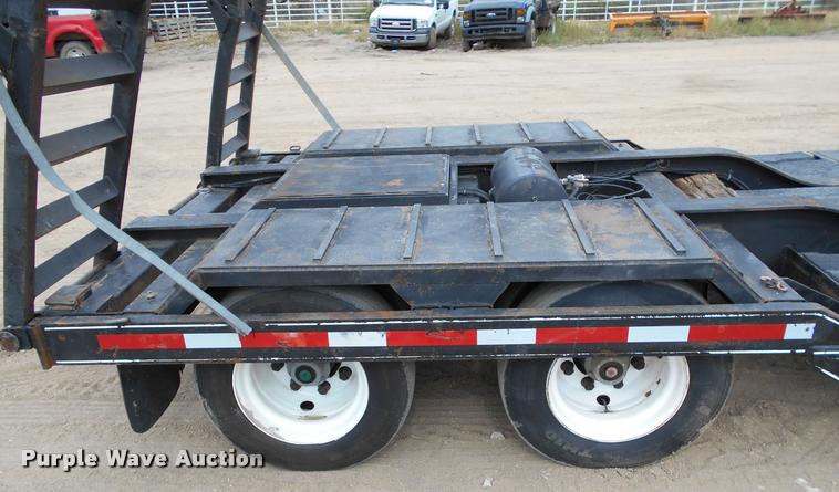 image for item AS9558 2000 Trailtech combine trailer