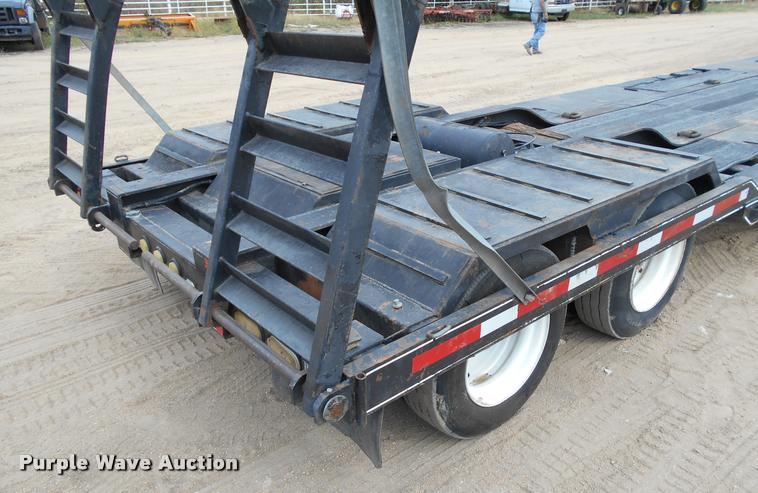 image for item AS9558 2000 Trailtech combine trailer