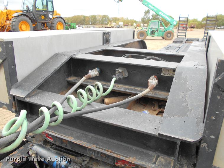 image for item AS9558 2000 Trailtech combine trailer