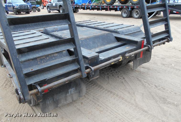 image for item AS9558 2000 Trailtech combine trailer