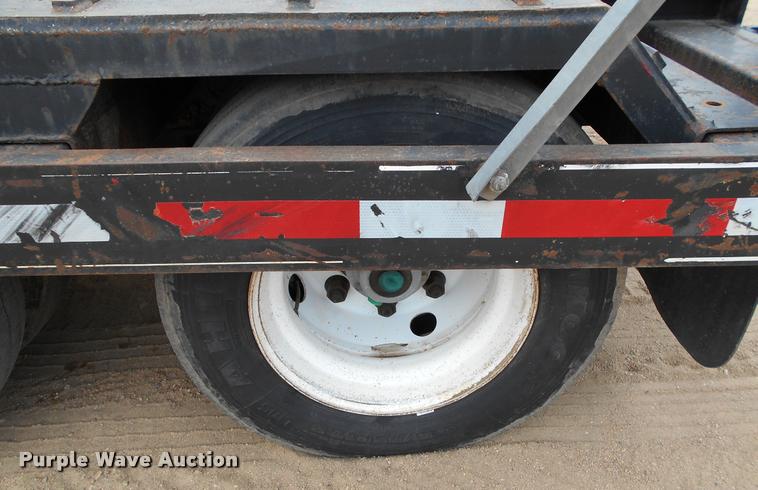 image for item AS9558 2000 Trailtech combine trailer