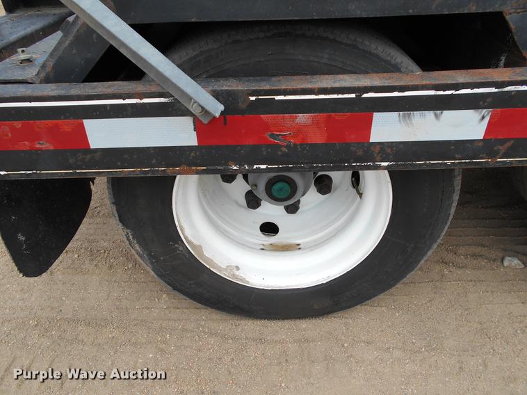 image for item AS9558 2000 Trailtech combine trailer