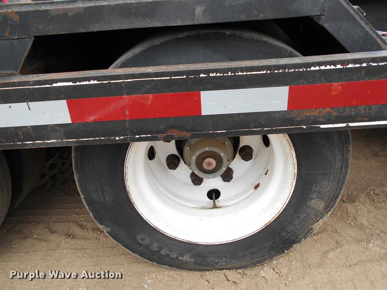 image for item AS9558 2000 Trailtech combine trailer