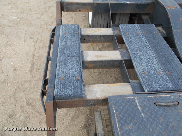 image for item AS9558 2000 Trailtech combine trailer