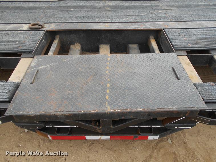 image for item AS9558 2000 Trailtech combine trailer