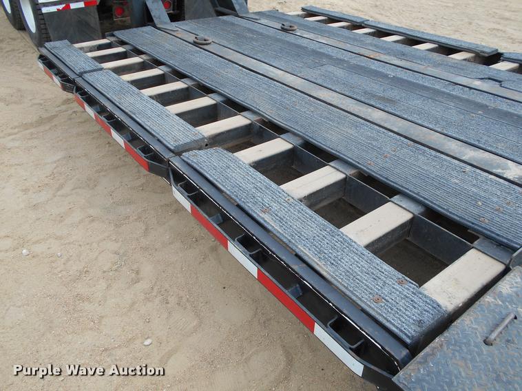 image for item AS9558 2000 Trailtech combine trailer