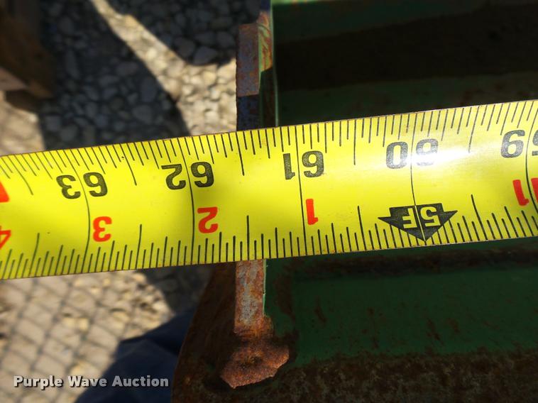 image for item BU9776 John Deere 305 loader