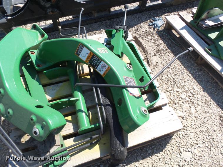 John Deere 305 loader in Abilene, KS Item BU9776 sold Purple Wave