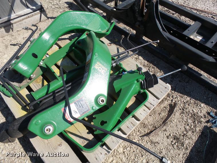 image for item BU9776 John Deere 305 loader