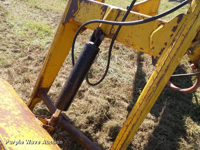 image for item BV9316 Massey-Ferguson 99 loader