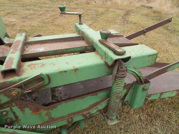 image for item BV9373 John Deere 14T small square baler