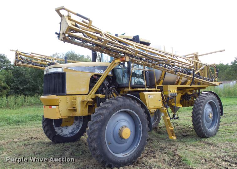 image for item BZ9820 2004 Ag-Chem RoGator 1264 self-propelled sprayer