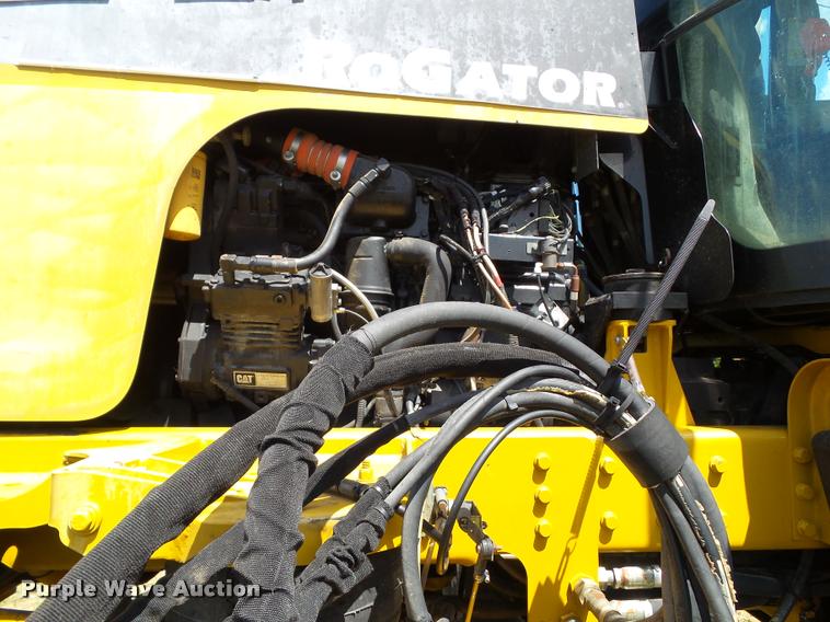 image for item BZ9820 2004 Ag-Chem RoGator 1264 self-propelled sprayer