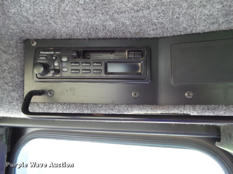 image for item BZ9820 2004 Ag-Chem RoGator 1264 self-propelled sprayer